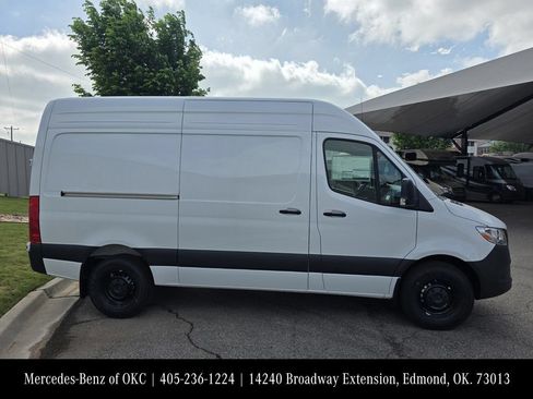 Used 2026 Mercedes-Benz Sprinter 2500 image 3