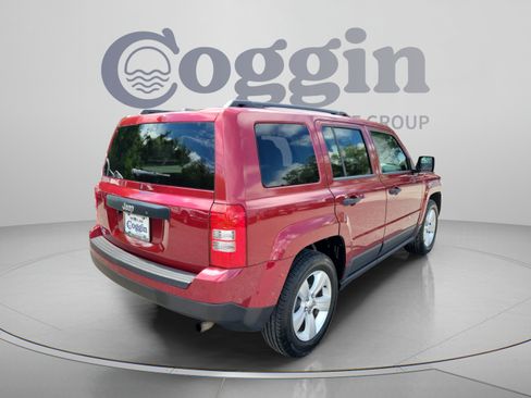Used 2014 Jeep Patriot Sport w/ Tire & Wheel Group FWD image 3