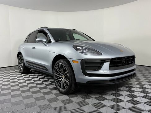 Certified 2026 Porsche Macan AWD/4WD image 7