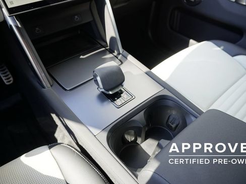 Used 2025 Land Rover Discovery Sport Dynamic SE AWD/4WD image 14