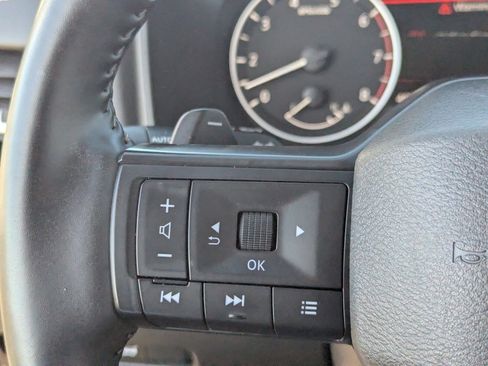 Certified 2025 Nissan Rogue SV image 27