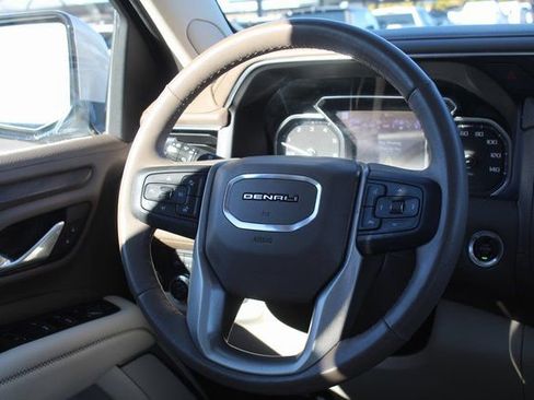 Used 2021 GMC Yukon Denali w/ Advanced Technology Package image 27