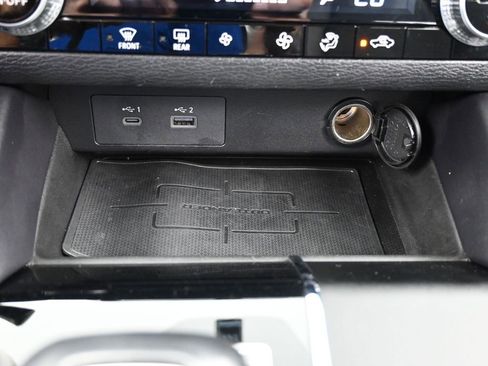 Used 2023 Mitsubishi Outlander SE image 30