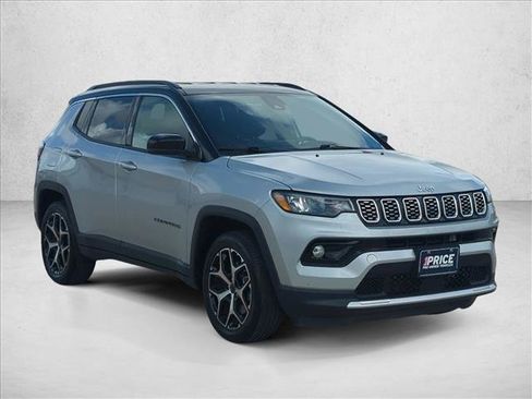 Used 2025 Jeep Compass Limited AWD/4WD image 3