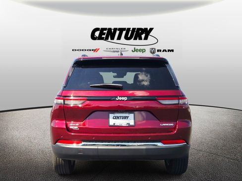 Used 2025 Jeep Grand Cherokee Laredo X w/ Luxury Tech Group I AWD/4WD image 5