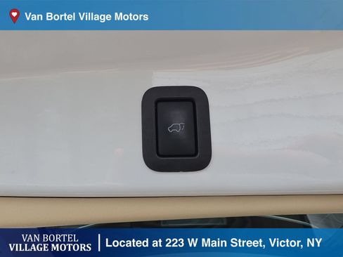 Used 2017 Toyota Highlander XLE AWD/4WD image 31
