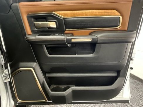 Used 2024 RAM 2500 Limited w/ Towing Technology Group image 13