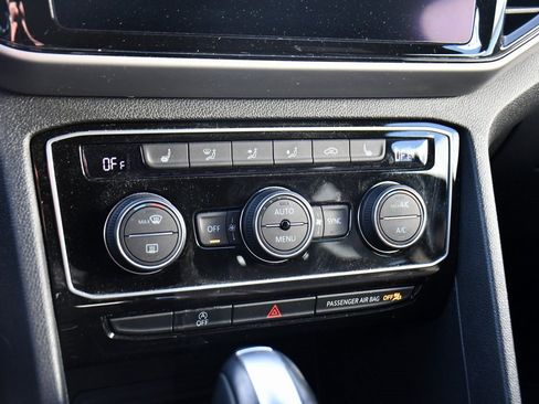 Used 2022 Volkswagen Atlas Cross Sport SE image 30