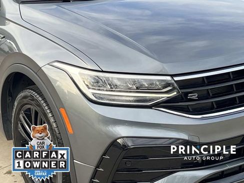 Certified 2022 Volkswagen Tiguan SE R-Line image 9