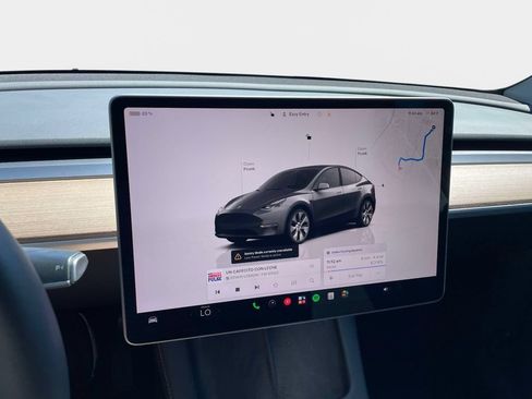 Used 2023 Tesla Model Y Long Range AWD/4WD image 22