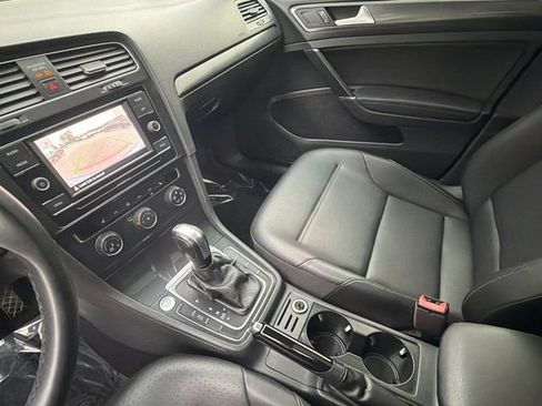 Used 2021 Volkswagen Golf 4-Door FWD image 24