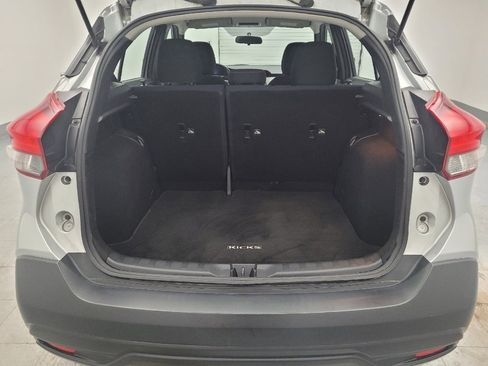 Used 2018 Nissan Kicks S image 29