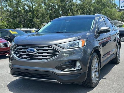 Used 2019 Ford Edge Titanium FWD image 3