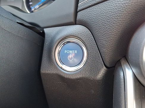 Used 2019 Toyota RAV4 XLE w/ Carpet Mat Package AWD/4WD image 26