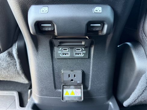 Used 2023 Jeep Wrangler Unlimited Sahara AWD/4WD image 43