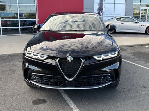 Certified 2024 Alfa Romeo Tonale Ti w/ Premium Interior Package AWD/4WD image 12