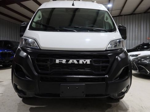 Used 2024 RAM ProMaster 2500 w/ Convenience Group FWD image 8