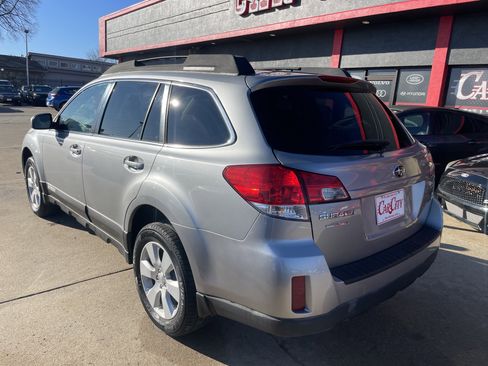 Used 2011 Subaru Outback 2.5i Premium w/ All-Weather Pkg image 6