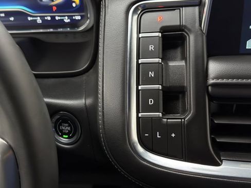 Used 2023 Chevrolet Tahoe Z71 w/ Luxury Package AWD/4WD image 25