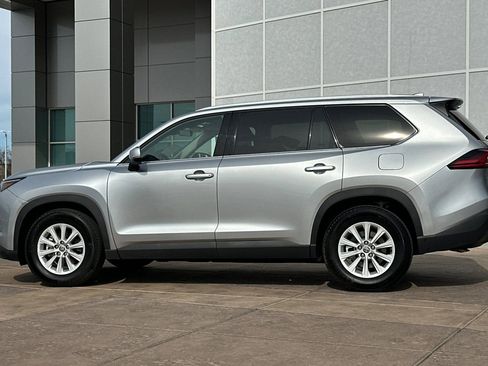 Certified 2025 Toyota Grand Highlander AWD image 8