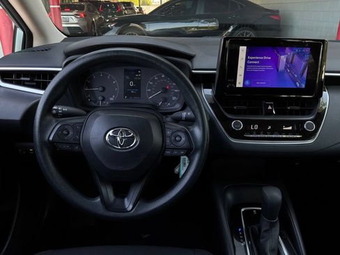 Used 2025 Toyota Corolla LE FWD image 14