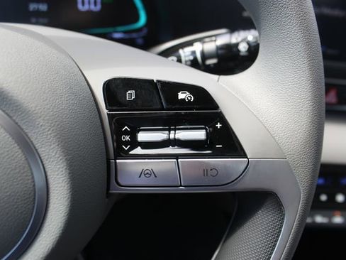 New 2026 Hyundai Elantra Hybrid FWD image 13
