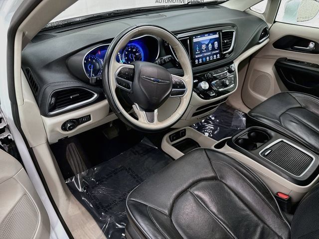 Used 2020 Chrysler Pacifica Limited FWD image 23