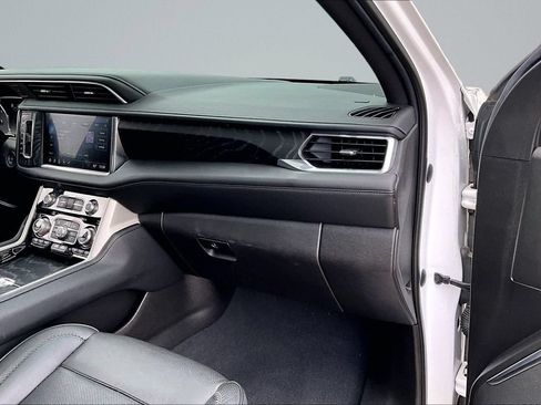 Used 2021 GMC Yukon Denali w/ Denali Premium Package AWD/4WD image 13