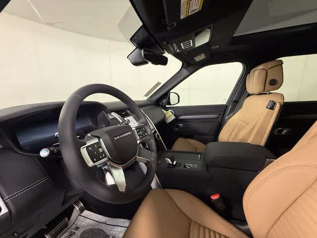 New 2026 Land Rover Discovery Limited Edition AWD/4WD image 17