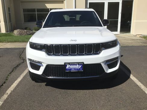 New 2025 Jeep Grand Cherokee Limited image 2