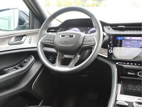 Used 2026 Jeep Grand Cherokee Limited w/ Limited Altitude Package AWD/4WD image 14