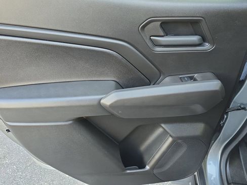 Used 2025 Chevrolet Colorado Trail Boss image 9