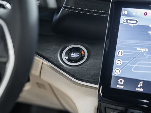 Used 2024 Jeep Grand Cherokee L Limited image 31