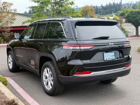 Used 2022 Jeep Grand Cherokee Limited AWD/4WD image 6