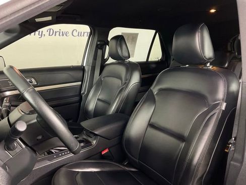 Certified 2019 Ford Explorer XLT w/ Equipment Group 202A image 14
