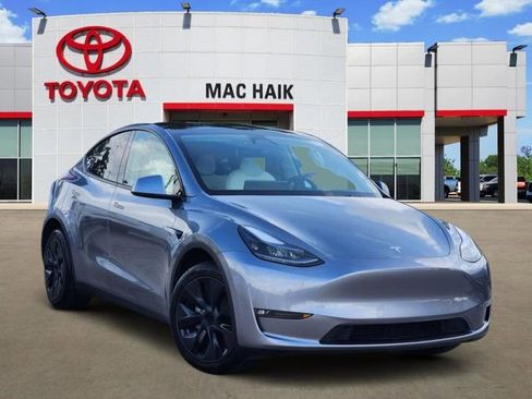 Used 2025 Tesla Model Y Long Range AWD/4WD image 1