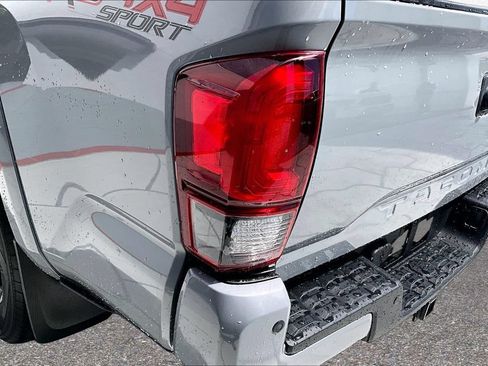 Certified 2018 Toyota Tacoma TRD Sport w/ Technology Package AWD/4WD image 24