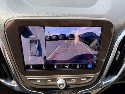 Used 2024 Chevrolet Equinox LT FWD image 22