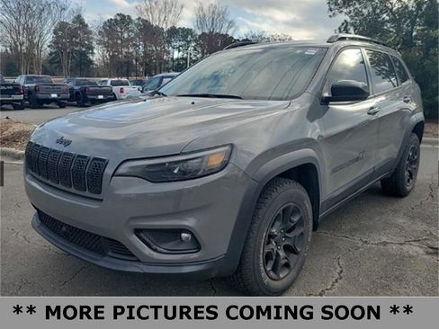 Used 2022 Jeep Cherokee Latitude w/ Trailer Tow Group image 1