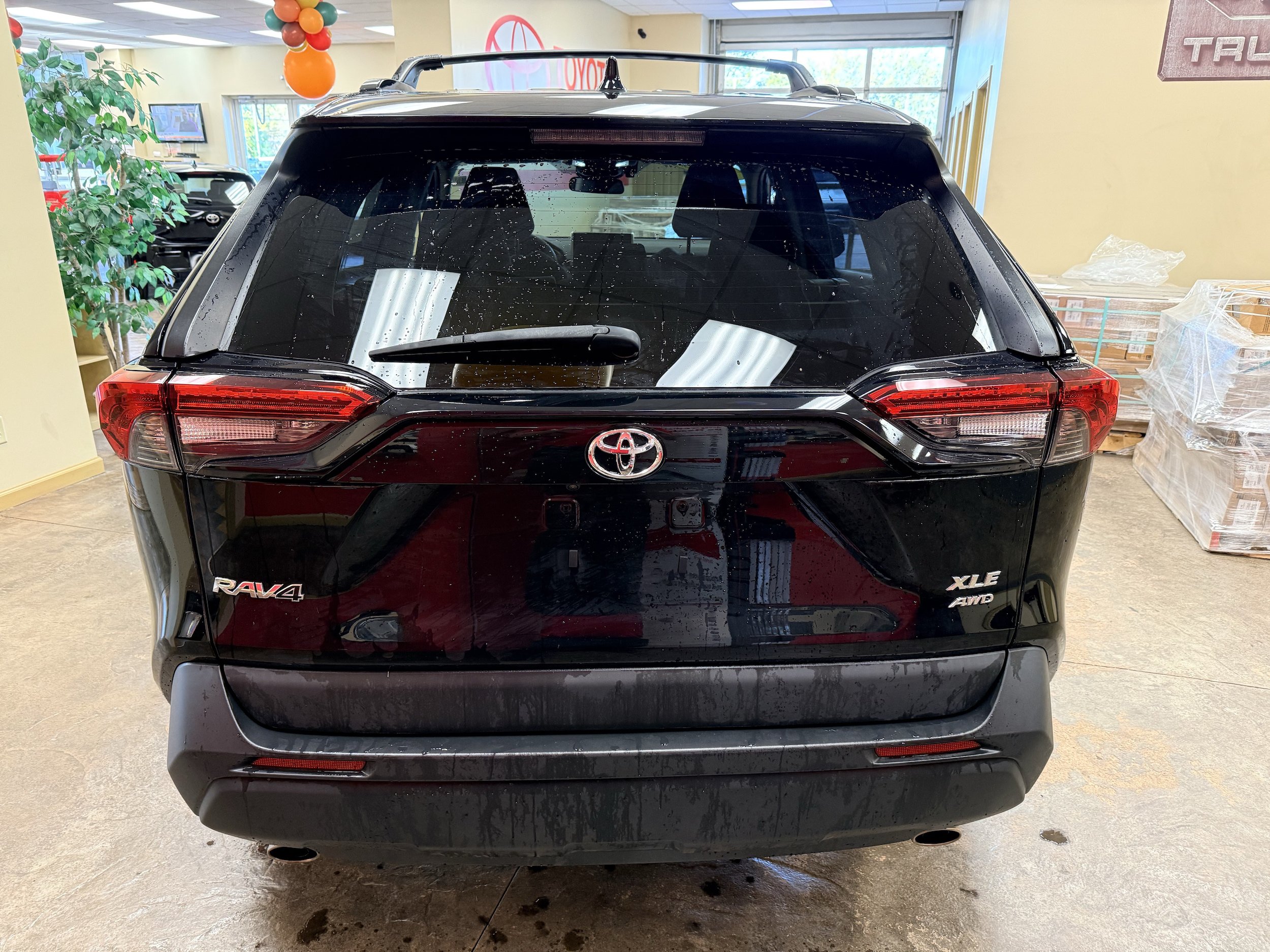 Used 2023 Toyota RAV4 XLE w/ Convenience Package AWD/4WD image 9