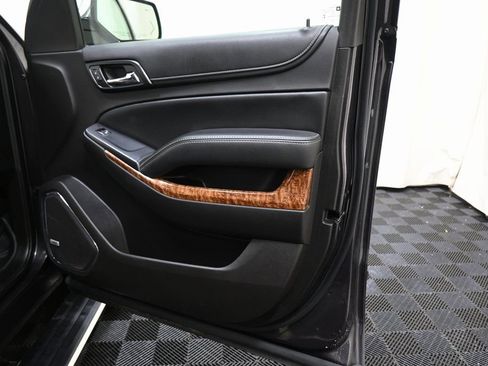 Used 2015 Chevrolet Suburban LTZ image 27