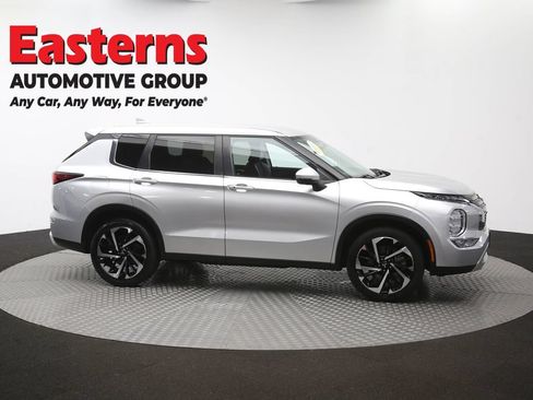 Used 2024 Mitsubishi Outlander SE FWD image 46