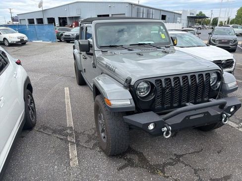 Used 2021 Jeep Gladiator Sport AWD/4WD image 3