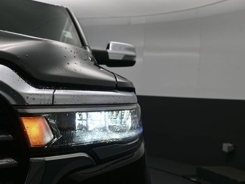 Used 2025 RAM 1500 Laramie AWD/4WD image 11