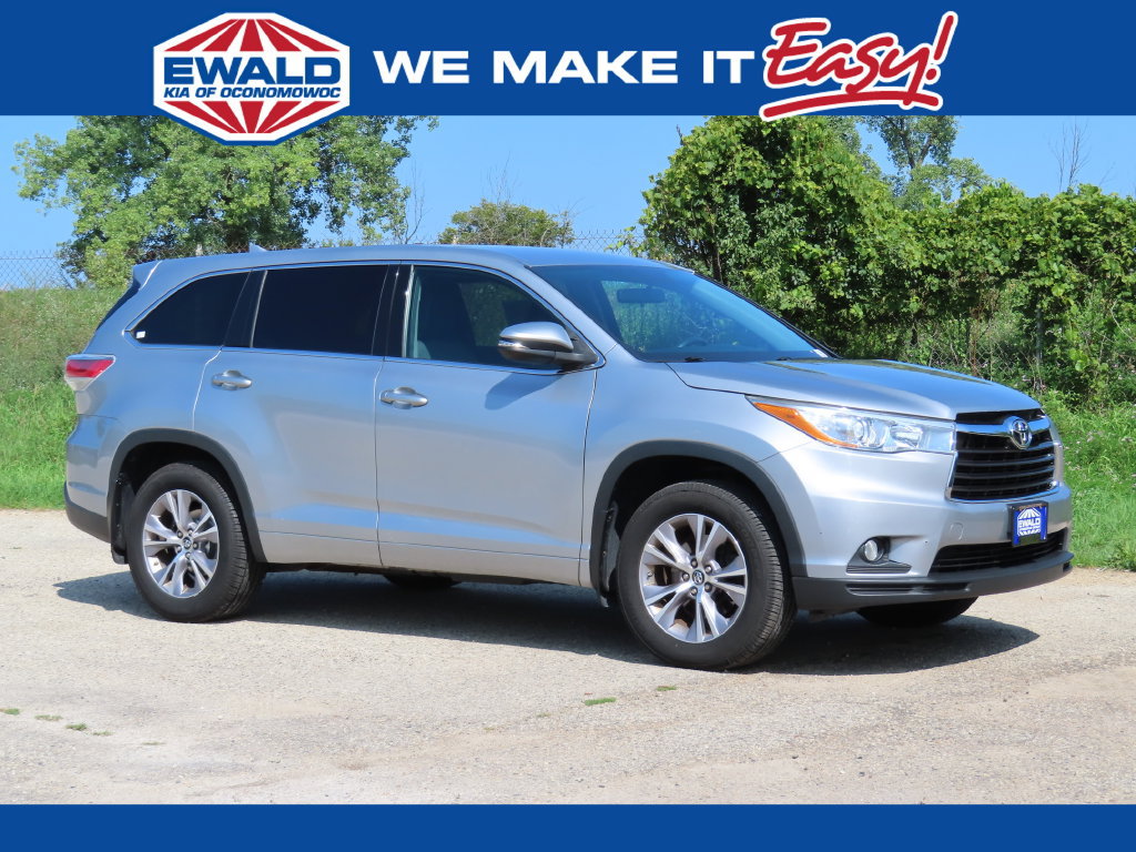 Used 2016 Toyota Highlander Plus AWD/4WD image 1