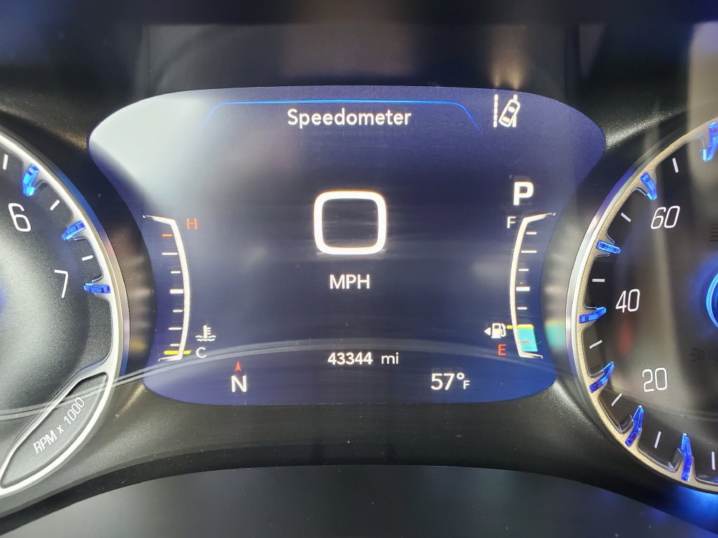 Used 2024 Chrysler Pacifica Touring-L FWD image 28