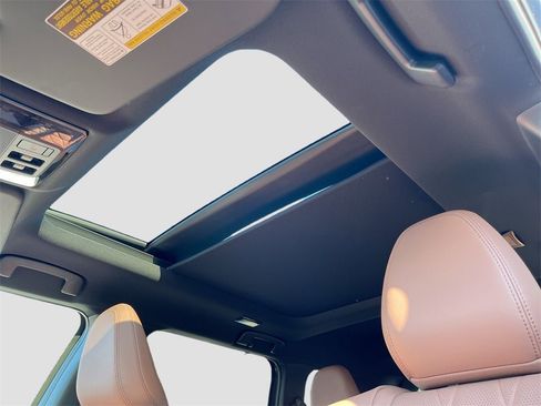 New 2025 Mitsubishi Outlander SEL image 23