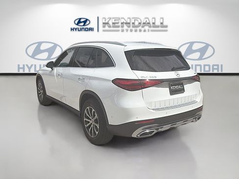Used 2024 Mercedes-Benz GLC 300 4MATIC image 4