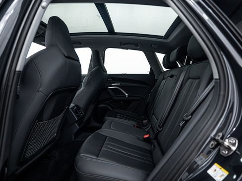 New 2025 Audi Q5 Premium Plus image 18
