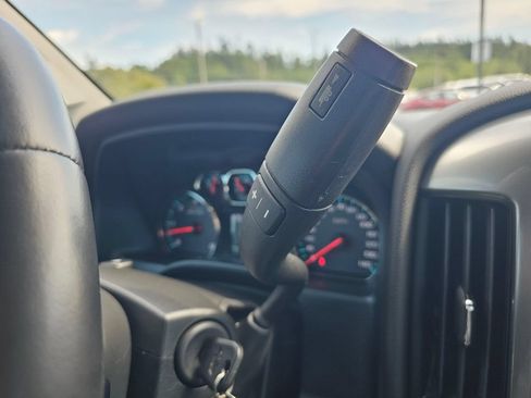 Used 2018 Chevrolet Silverado 1500 LT w/ All Star Edition AWD/4WD image 29